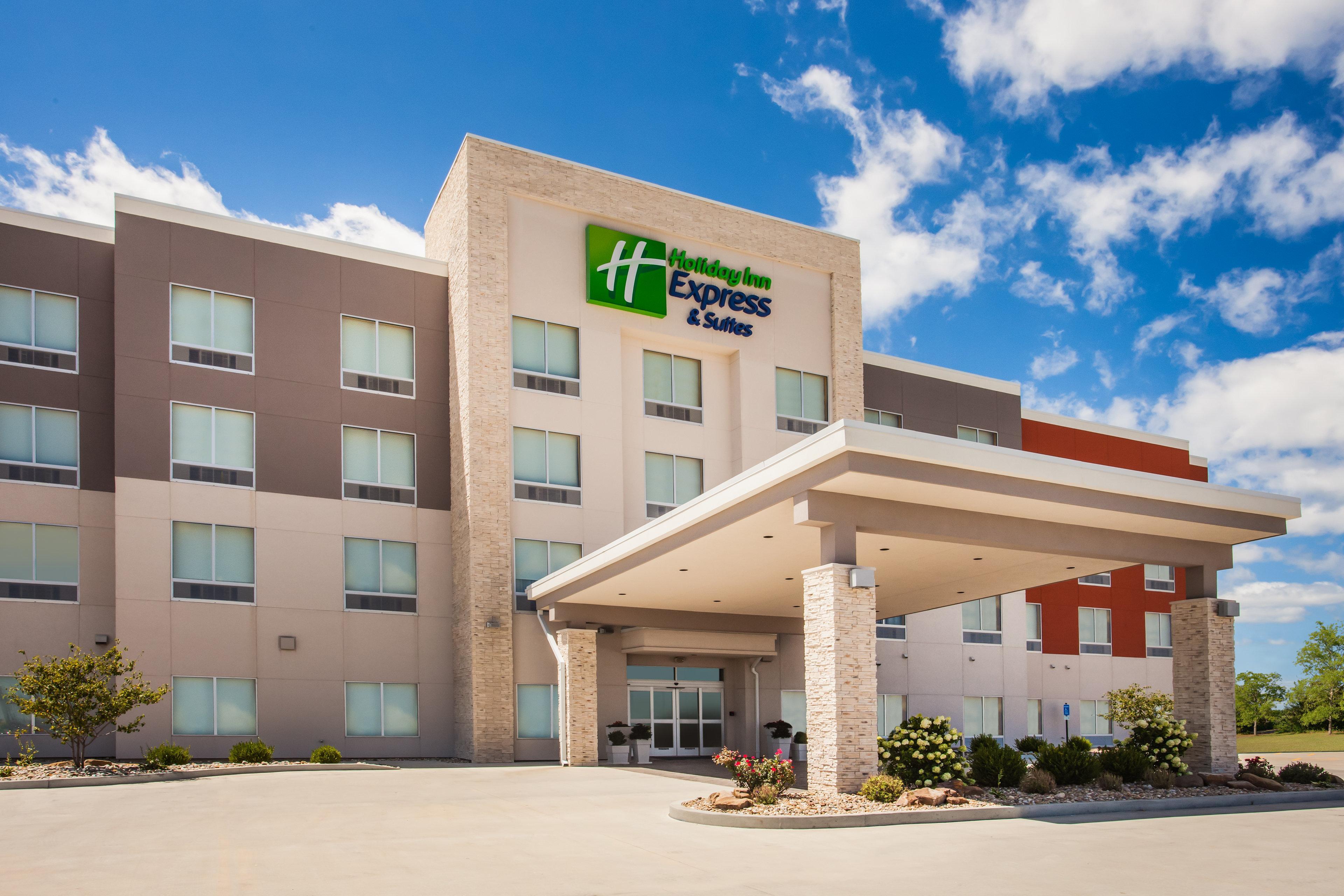 Holiday Inn Express & Suites Litchfield By Ihg Exterior foto